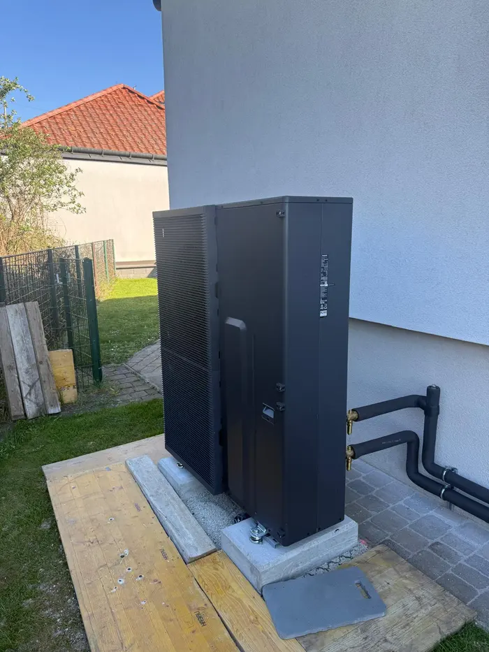 Wärmepumpe außen